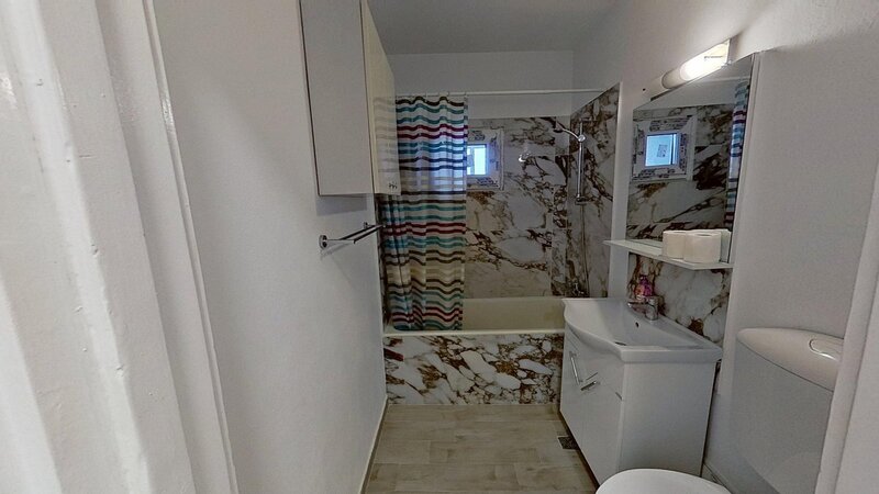 Berceni, apartament 2 camere, etaj 4/10, 400 eur, bloc anvelopat.